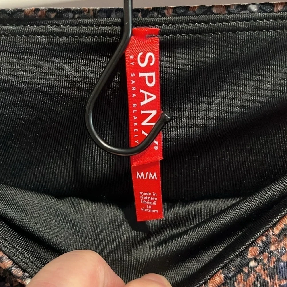 Spanx Faux Leather Snake Shine Legging Size Medium